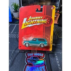 Johnny Lightning 1993 GMC Typhoon